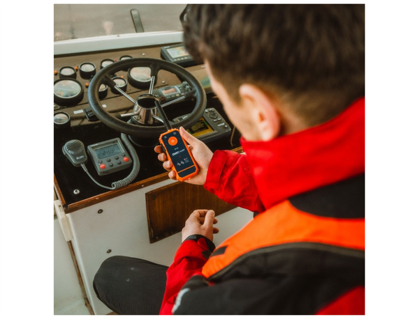 sMRT ALERT AIS DSC MOB combines AIS and VHF DSC
