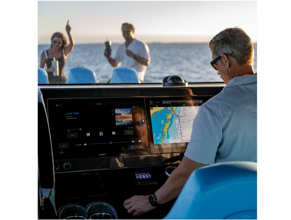 Fusion Apollo MS-RA800 Marine Stereo - In Stock