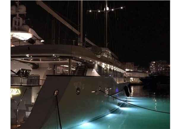 Bluefin Manta Ray MR20 Thru Hull Underwater Lighting 24V - 3 Colours